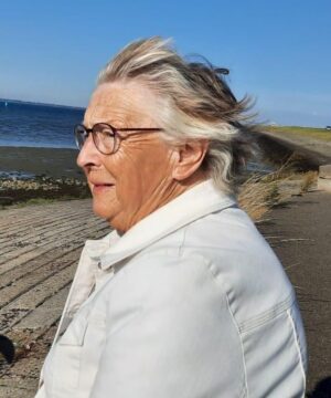 Yvette De Braeckeleer